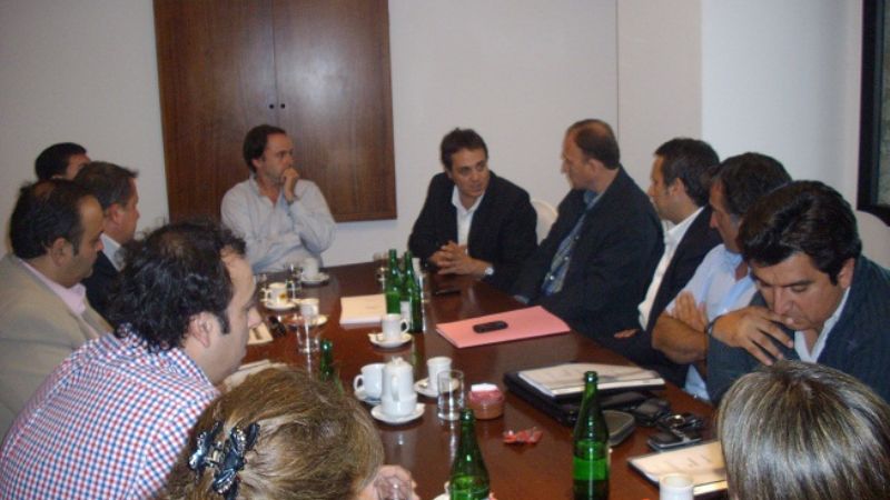 Mera se reunió con representantes de los gobiernos riojano y salteño 