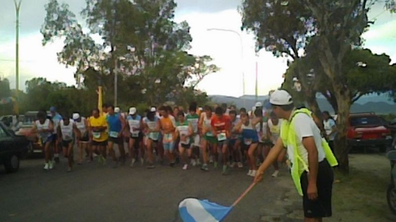 Bracamonte y Reinoso en la Marcha; Chelo y  Paola en  las 2 millas