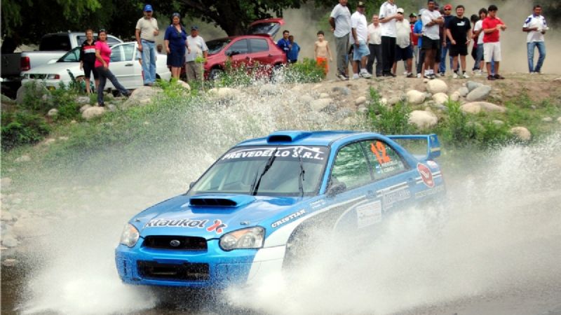 Gustavo López manda en el Rally de La Puerta