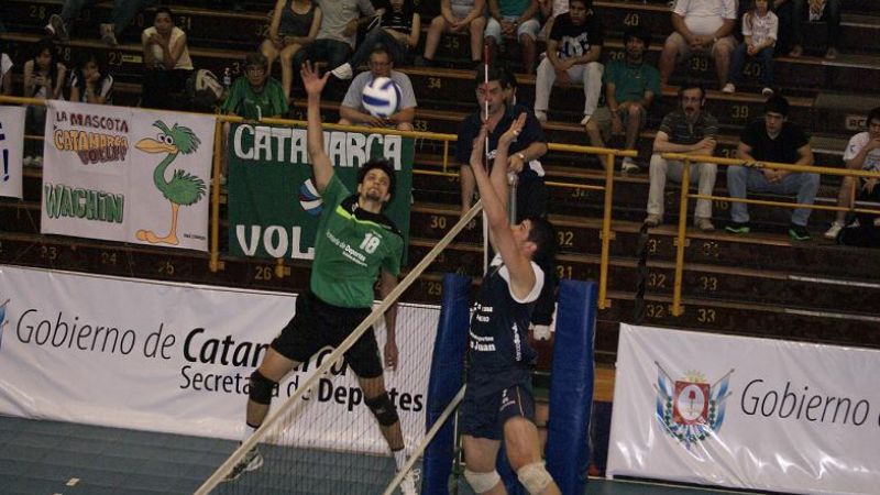Catamarca Voley le ganó al último campeón