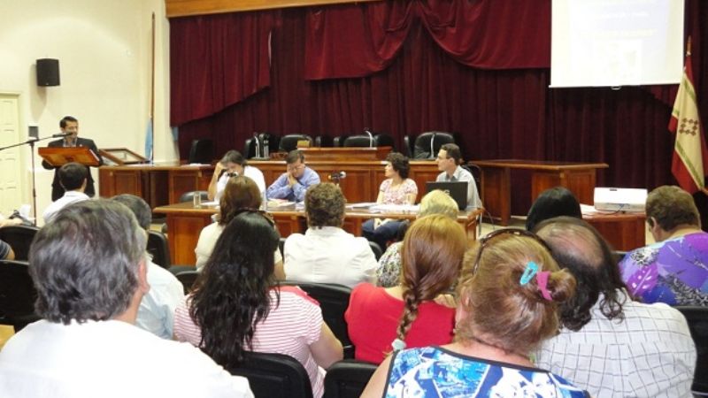 Se realizó charla debate sobre “La Familia en Tiempo de Crisis”