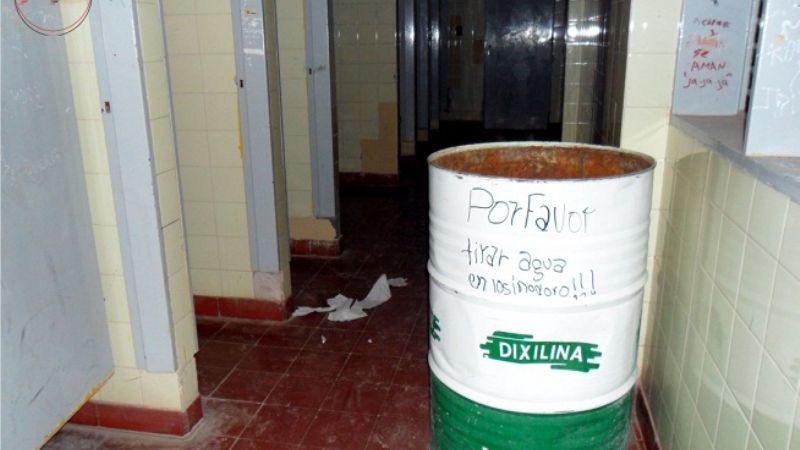 En Fiambalá, el estado de los baños de las escuelas es deplorable 