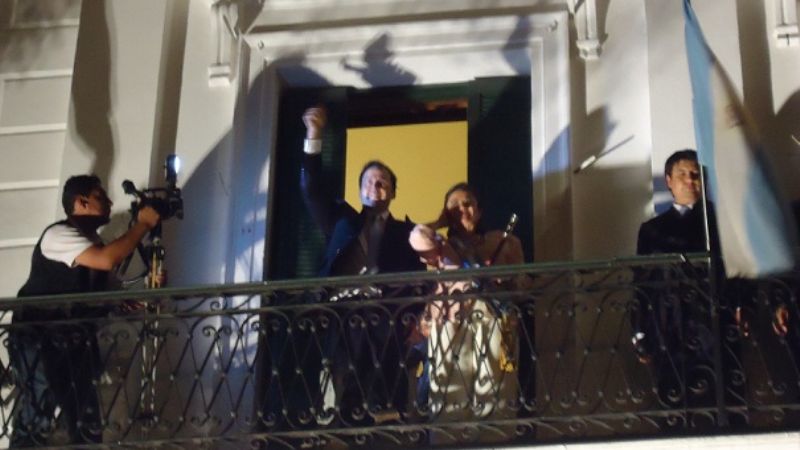 El gobierno decretará un despido masivo y pide apoyo al peronismo