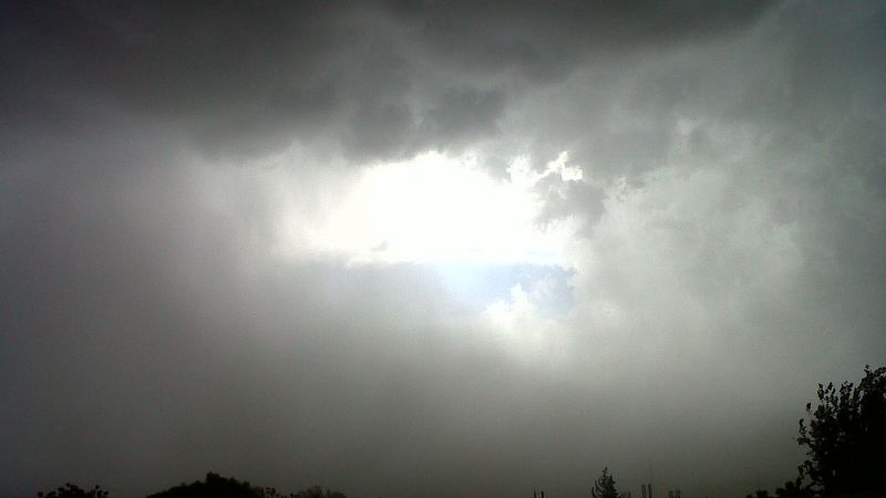 Tarde complicada con mucha lluvia y granizo