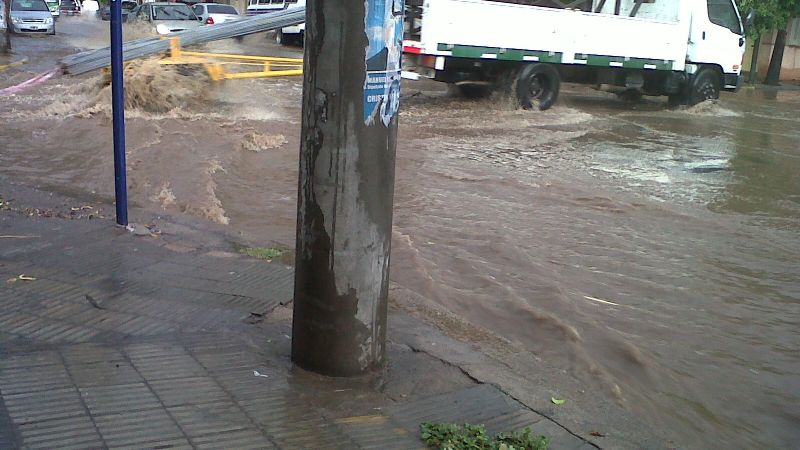 Tarde complicada con mucha lluvia y granizo