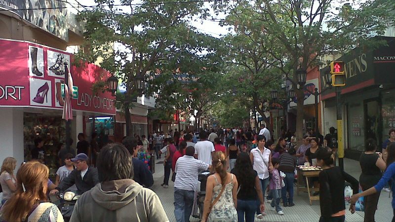 Muchos catamarqueños salieron a último momento a realizar las compras