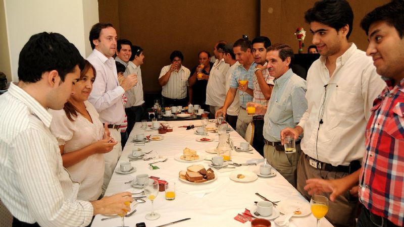 Saludo a periodistas y comunicadores