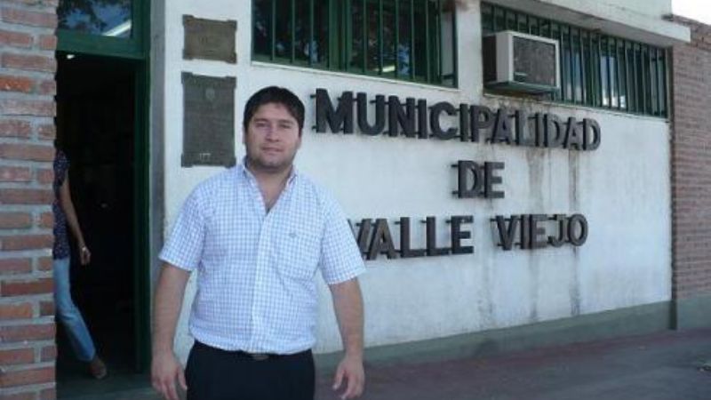 Le robaron $8000 y chequeras a Jair Jalile