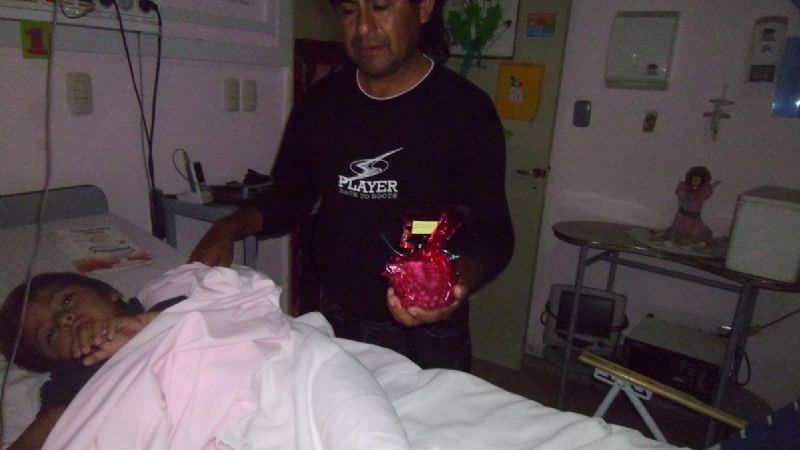 Reparten pan dulce en la Nochebuena