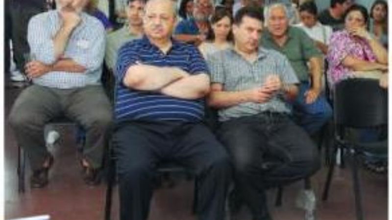 El ex gobernador está rodeado