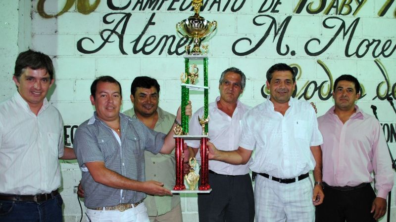 Las Chacras premió a los campeones y sub de 2011