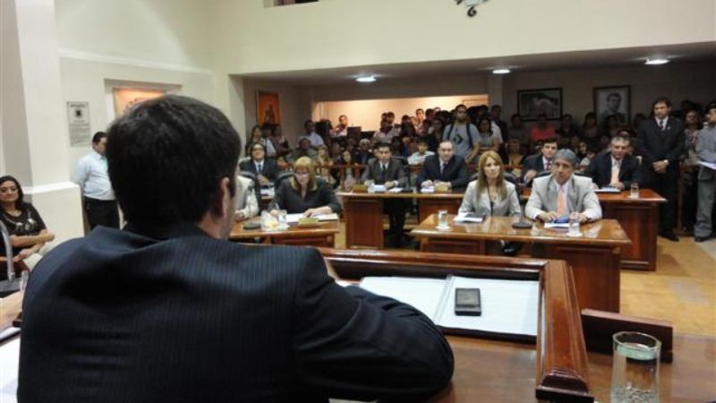 Simón Hernández seguirá siendo el presidente