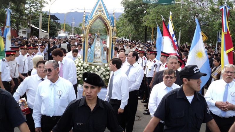 Una multitud acompañó a la Morena del Valle