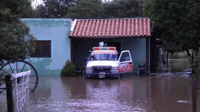 LLegó ayuda oficial para familias inundadas en Los Altos