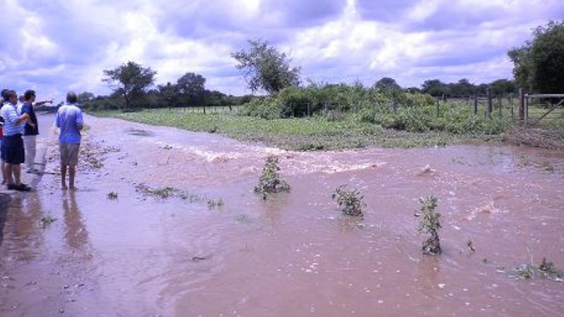 Edecat espera que pare la lluvia para restablecer el servicio en Los Altos