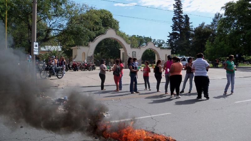 Cortaron avenida frente al CAPE