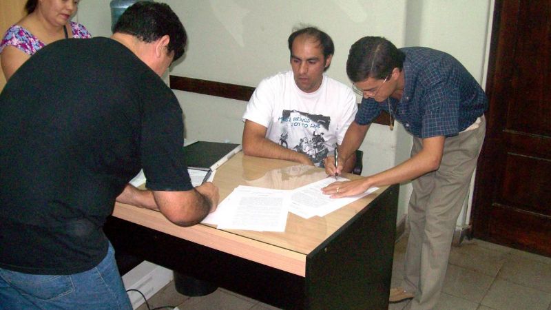 Kioskeros de la peatonal firmaron acuerdo con la municipalidad