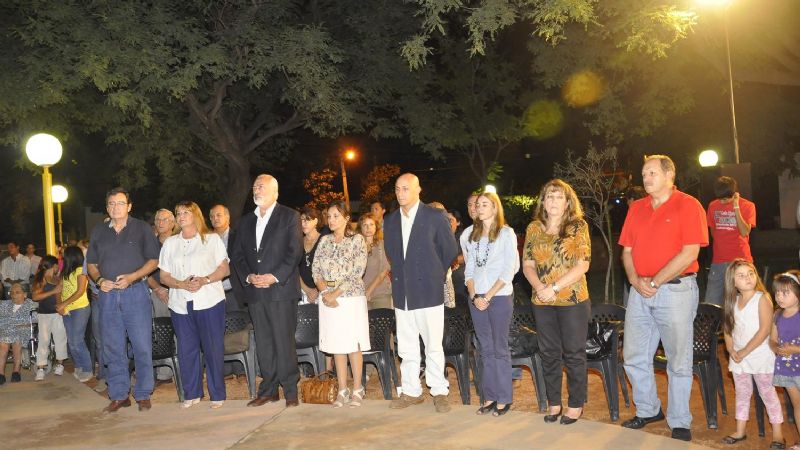 Inauguran remodelación de la plaza de Banda de Varela