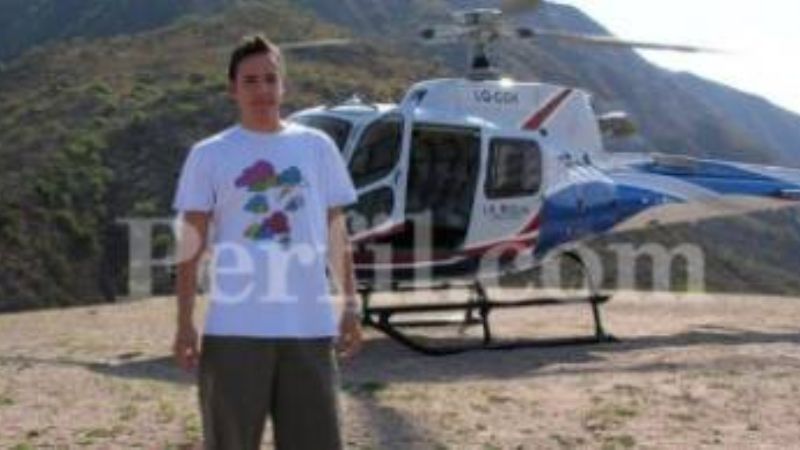 El hijo del gobernador riojano pasea con amigos en un helicóptero oficial