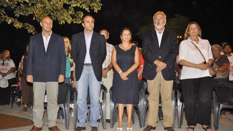 Guzmán inauguró obra de remodelación de la Plaza Achachay