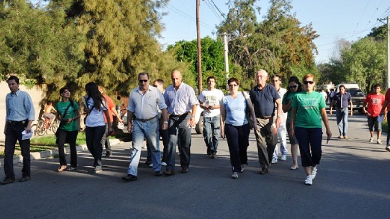 Caminata de candidatos por la zona Oeste de la Capital 