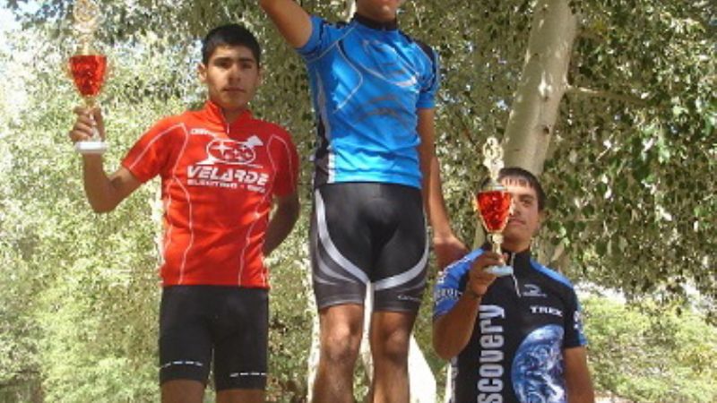 Con gran concurrencia de bikers, se largó el campeonato local