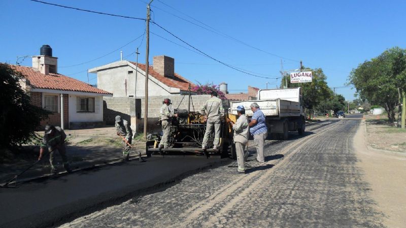 Pavimentan calles en La Chacarita