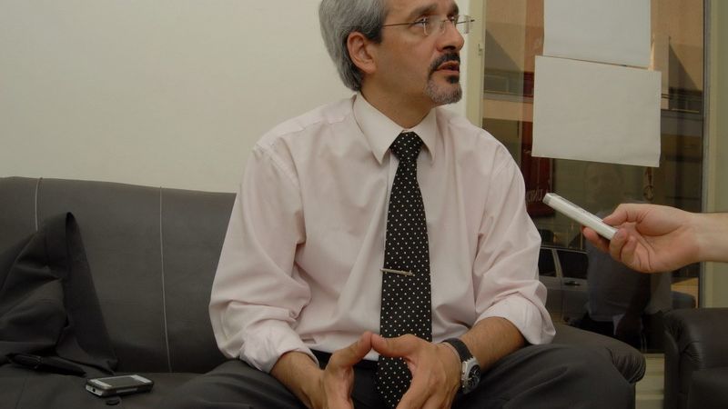 Perna reconoce que la transformación educativa es “desordenada”