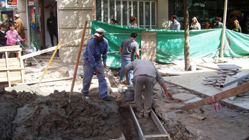 En un mes estará terminada la remodelación total de la peatonal Rivadavia 