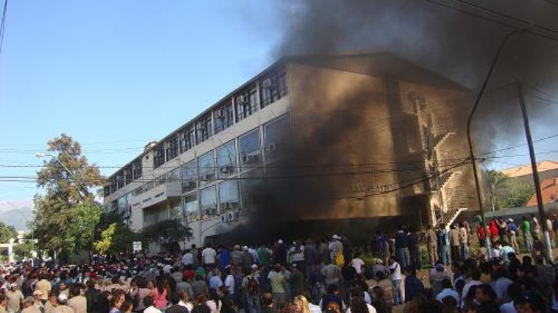 Hirieron un policia en violenta manifestación en la legislatura