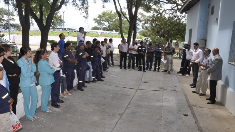 Fadel visitó a los empleados de Aguas de Catamarca