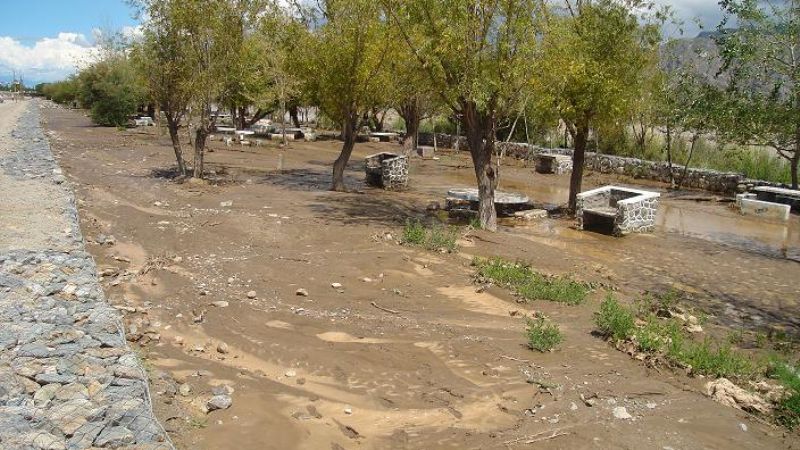 “El Municipio va a arreglar la costanera ya que la provincia no lo quiere hacer”