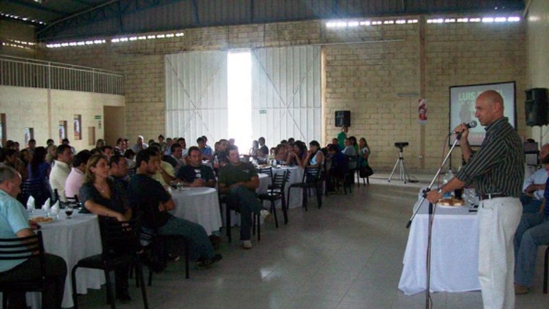 Candidatos del Frente Cívico con dirigentes deportivos 