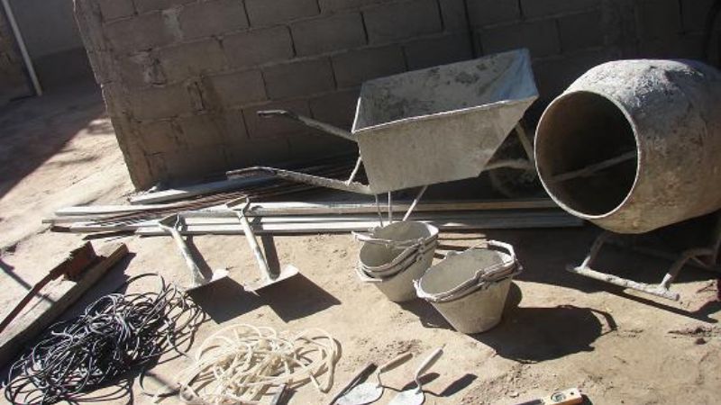 Recuperan materiales de construcción robados