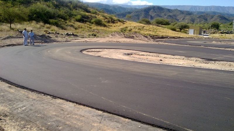 Reasfaltado y remodelación del Kartódromo de Payahuaico 