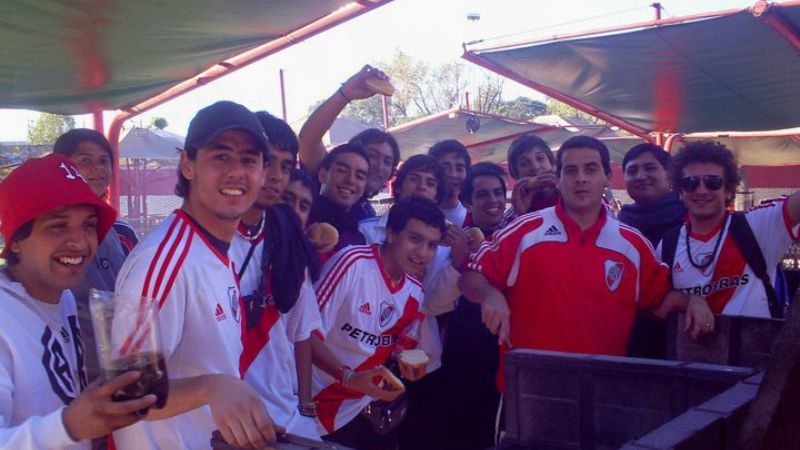 Hinchas de River se preparan para viajar a ver el partido contra San Lorenzo