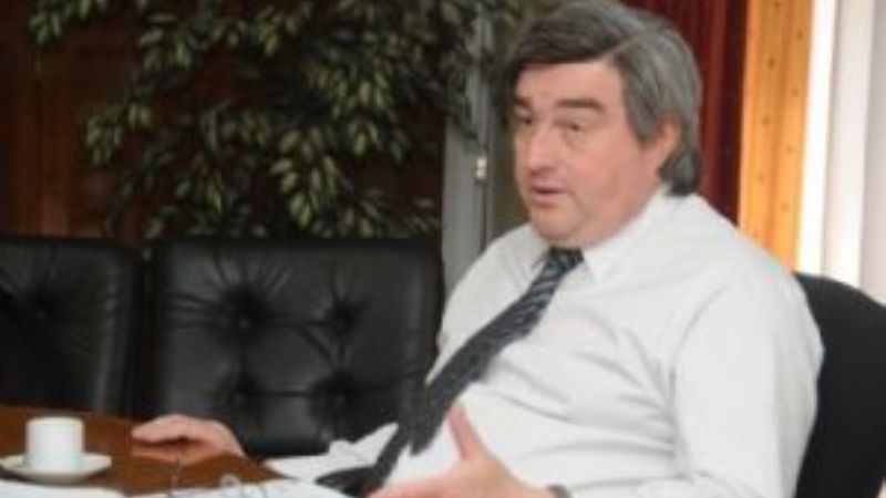 Mamerto Acuña confirmó que el decreto por el 82% está vigente