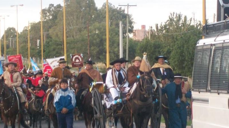 Miles de jinetes tributaron honor a la Virgen
