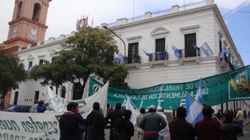 Alimenticios pidieron la reincorporación de trabajadores cesanteados