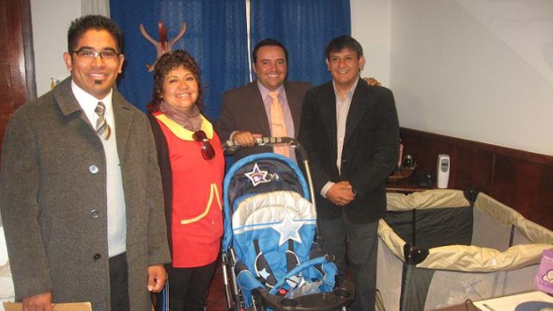 Entrega de mobiliario a jardines maternales