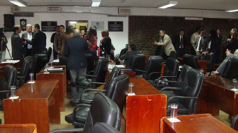 Cuarto intermedio y Barrionuevo sigue siendo el presidente de Diputados