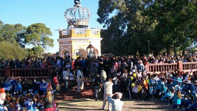 Colorido homenaje de jardines de infantes a la Virgen del Valle