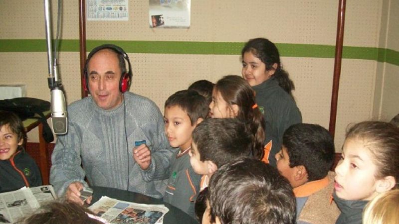 Alumnos del Instituto Enrique Hood visitaron Radio Municipal
