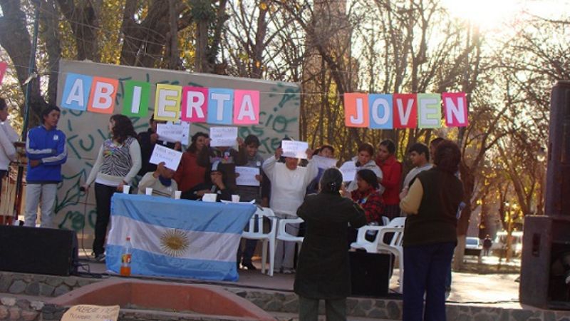 Siguen los ciclos de Radio Abierta Joven en la plaza principal