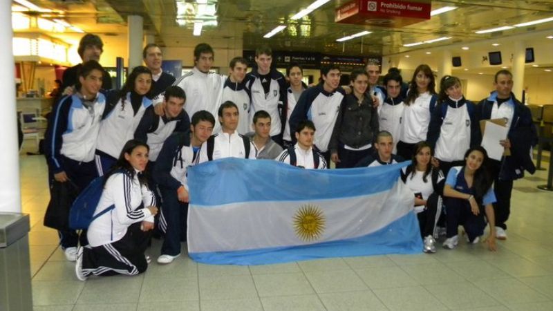 Carolina Santaya en el sudamericano de karate en Praguay