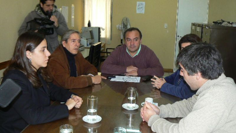 Moreno se reunió con miembros de la ADEC