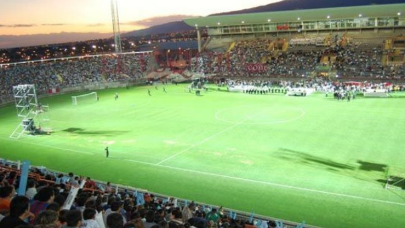 Villa Cubas y Policial juegan en el Estadio
