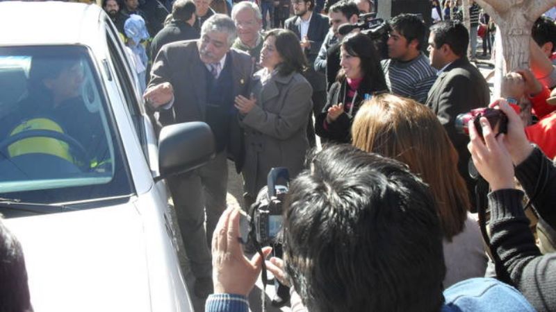 Cabur entregó unidad móvil a bomberos de Tinogasta