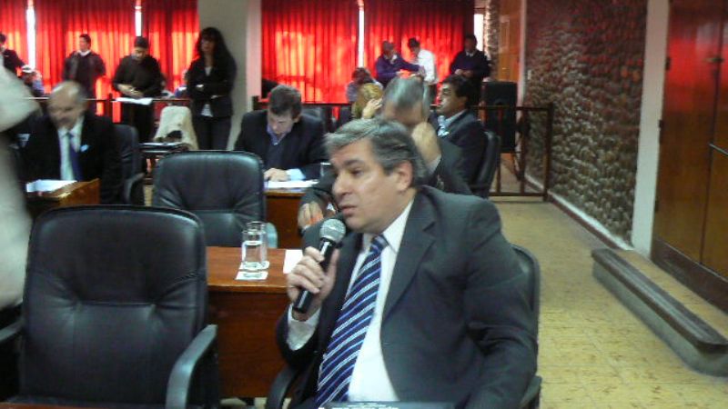 Contrapunto en Diputados por dichos de Molina sobre Gigantino