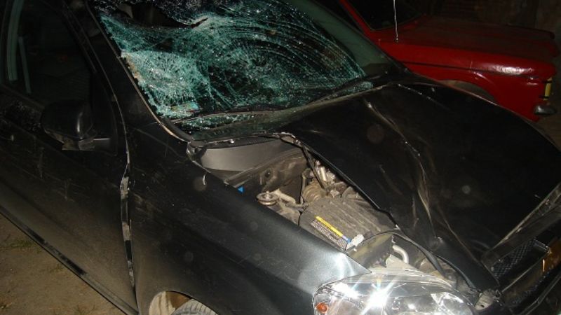 Gravísimo: Chocaron a una moto con dos menores y se fugaron